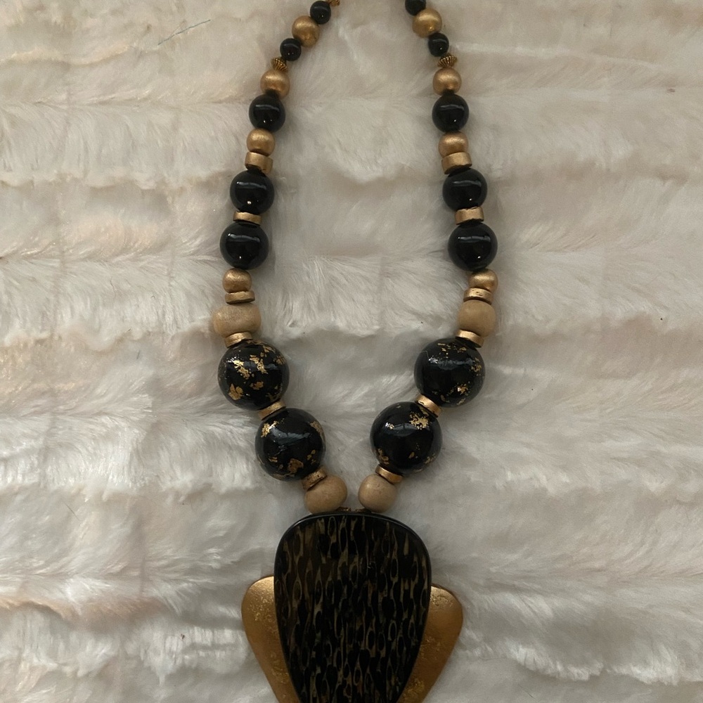 Elegant Black and Gold Beaded Necklace